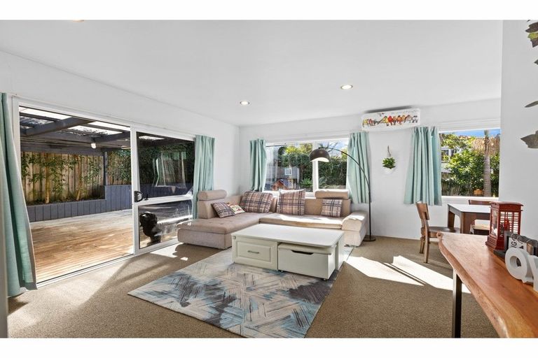 Photo of property in 2a Rata Road, Stanmore Bay, Whangaparaoa, 0932
