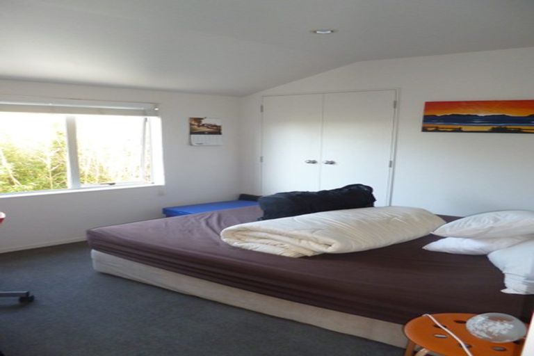 Photo of property in 49b Onewa Road, Northcote, Auckland, 0627