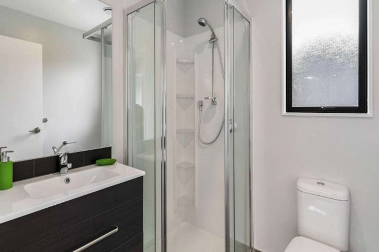 Photo of property in 36 Tokai Place, Glen Eden, Auckland, 0602