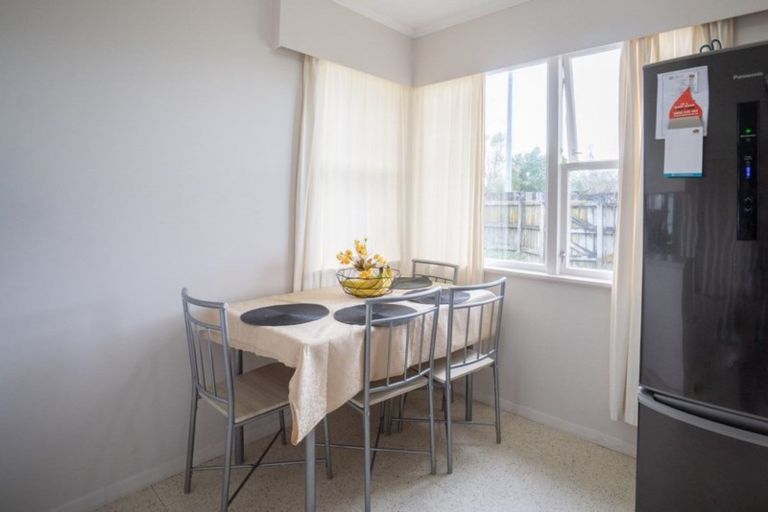 Photo of property in 2 Hartley Place, Awapuni, Palmerston North, 4412