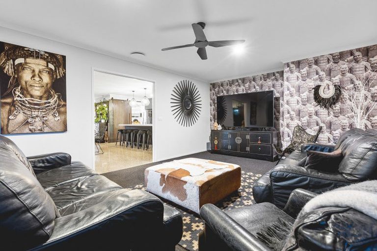 Photo of property in 10 Cooke Farm Grove, Waiwhakaiho, New Plymouth, 4312