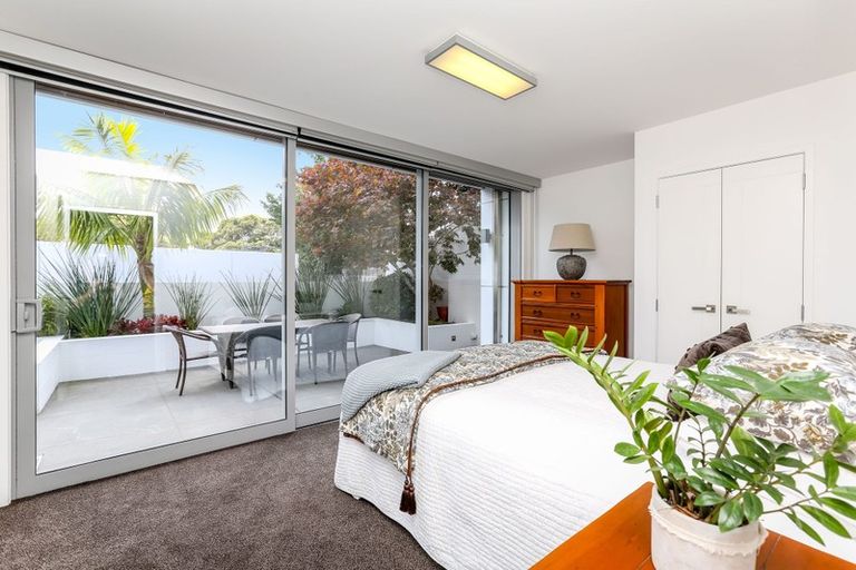 Photo of property in 118 Pendarves Street, New Plymouth, 4312