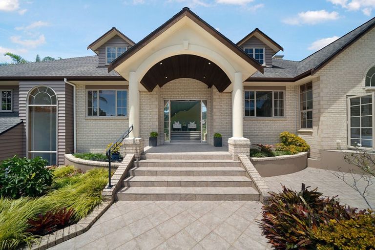 Photo of property in 3 Napuka Road, Henderson Valley, Auckland, 0612