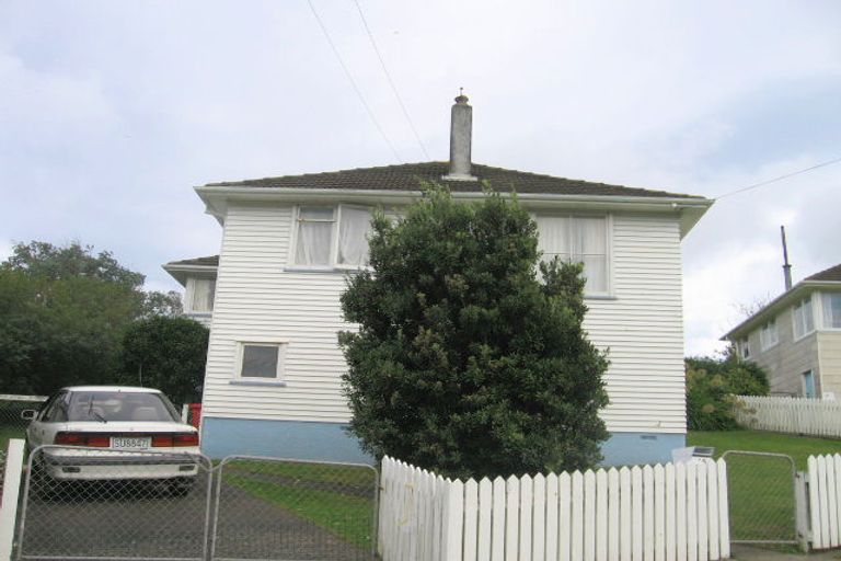 Photo of property in 28 Turkington Street, Tawa, Wellington, 5028
