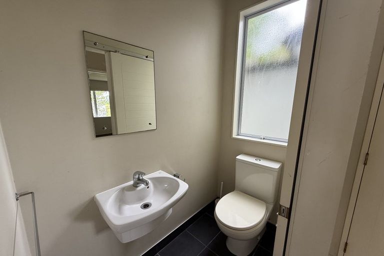 Photo of property in 18 Harrowglen Drive, Northcross, Auckland, 0632