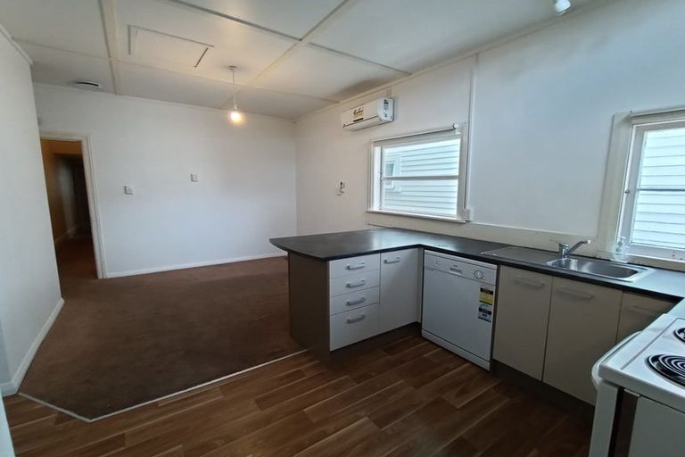 Photo of property in 17 Roy Street, Newtown, Wellington, 6021