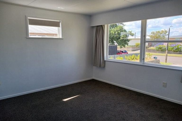 Photo of property in 16 Karamea Crescent, Kelvin Grove, Palmerston North, 4414