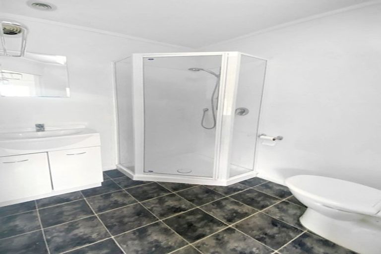 Photo of property in 3 Montgomery Avenue, Karori, Wellington, 6012