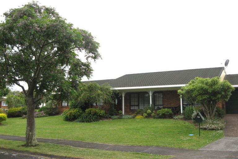 Photo of property in 2 Reynard Terrace, Conifer Grove, Takanini, 2112