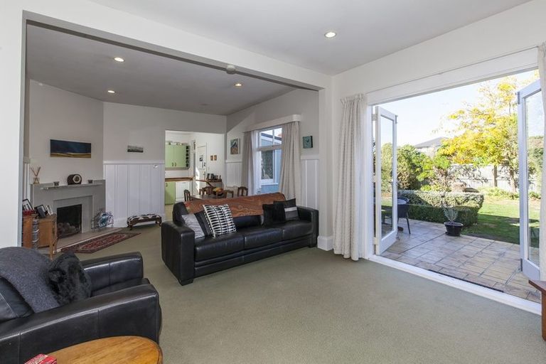 Photo of property in 104 Edward Avenue, Edgeware, Christchurch, 8013