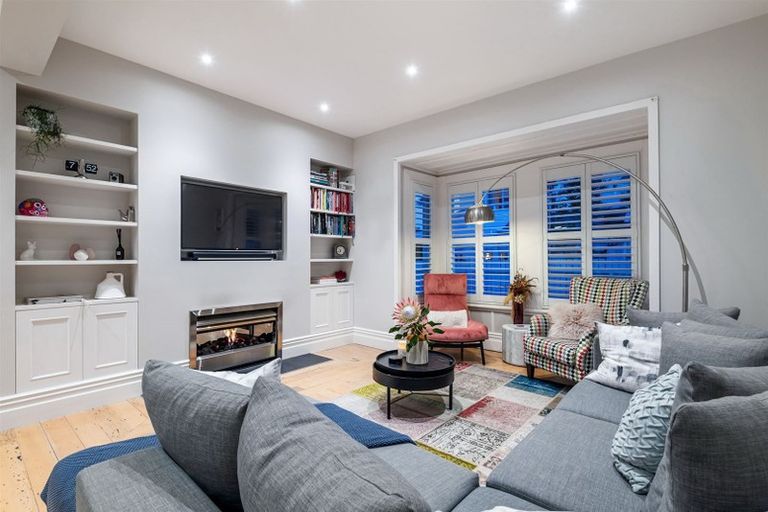 Photo of property in 67 Queen Street, Northcote Point, Auckland, 0627