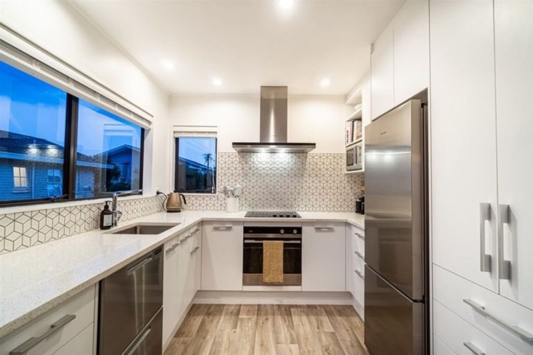 Photo of property in 3/211 Onewa Road, Birkenhead, Auckland, 0626