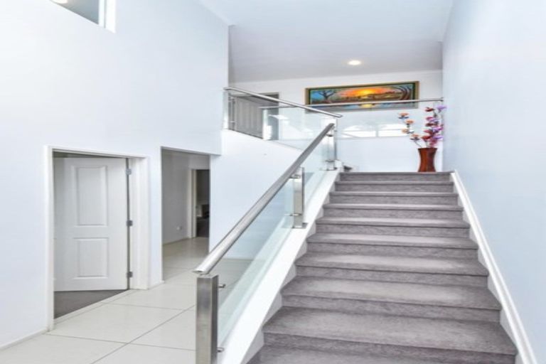 Photo of property in 55 Saralee Drive, Manurewa, Auckland, 2105