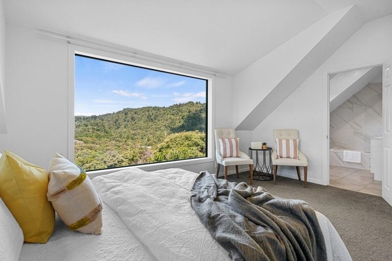 Photo of property in 1034 Scenic Drive North, Swanson, Auckland, 0816