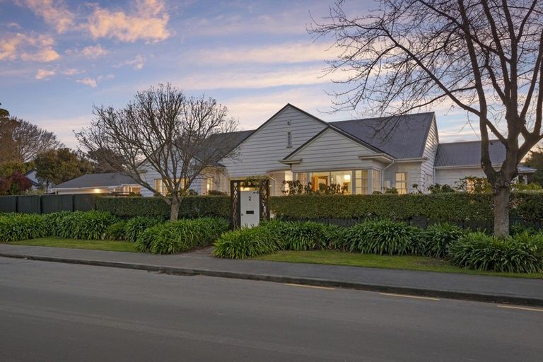 Photo of property in 2 Girvan Street, Fendalton, Christchurch, 8041
