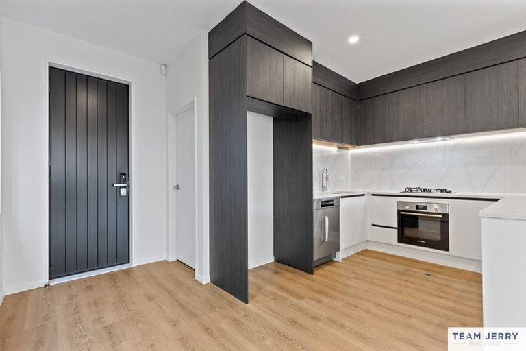 Photo of property in 49 Whare Kauri Road, Papakura, 2110
