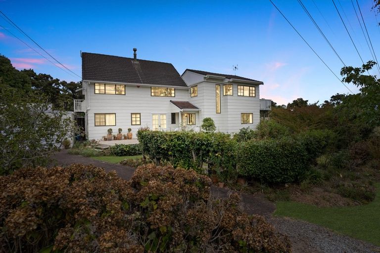 Photo of property in 14 Traffic Road, Greenhithe, Auckland, 0632