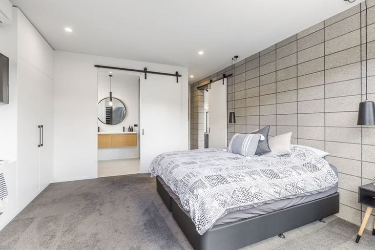 Photo of property in 10 Laly Haddon Place, Matakana, 0985