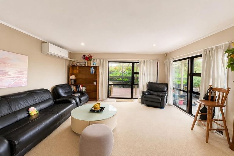 Photo of property in 30 Charles Dickens Drive, Mellons Bay, Auckland, 2014