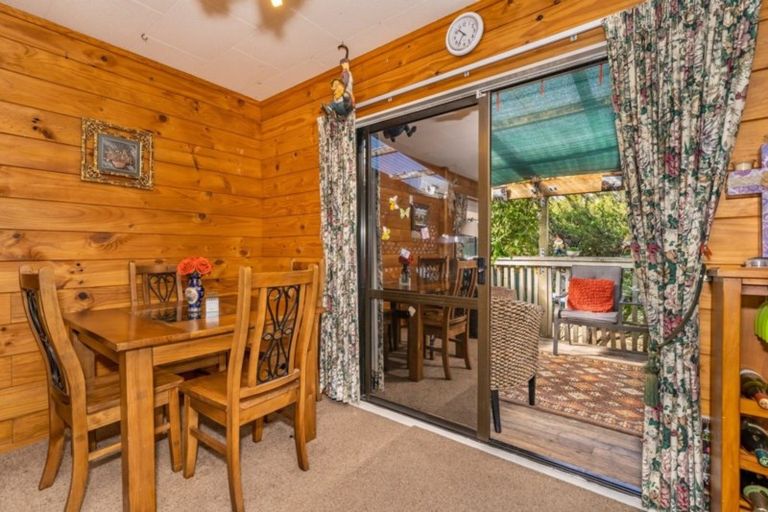 Photo of property in 6 Edmund Lomas Grove, Birchville, Upper Hutt, 5018