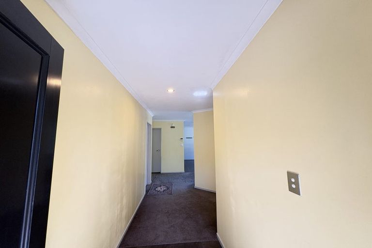 Photo of property in 53 Makora Road, Massey, Auckland, 0614
