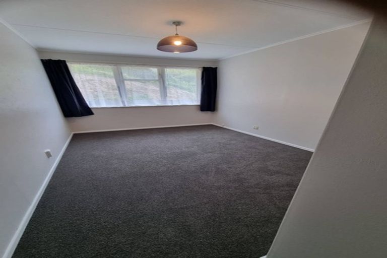 Photo of property in 92 Ironside Road, Johnsonville, Wellington, 6037