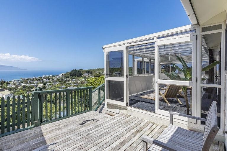 Photo of property in 52 Frobisher Street, Island Bay, Wellington, 6023