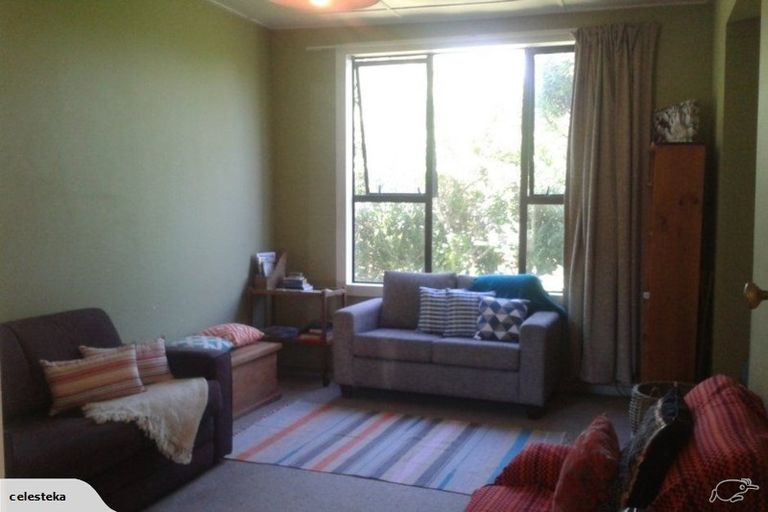 Photo of property in 33 Main Road, Hector, 7822