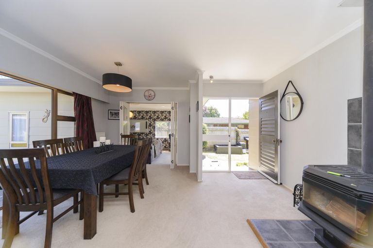 Photo of property in 42 Carter Crescent, Awapuni, Palmerston North, 4412