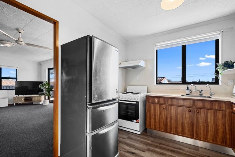 Photo of property in 19 Tukapa Street, Westown, New Plymouth, 4310