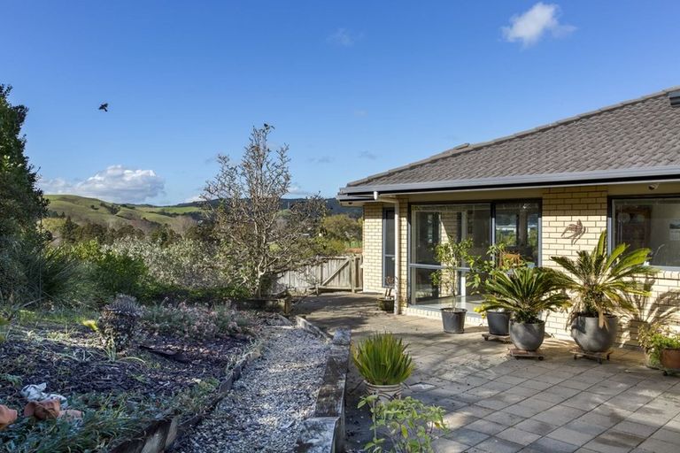 Photo of property in 20 Te Kauri Place, Helensville, 0800