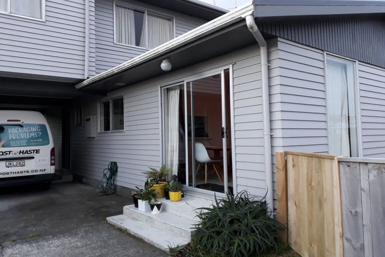 Photo of property in 1/23 Maple Grove, Maungaraki, Lower Hutt, 5010