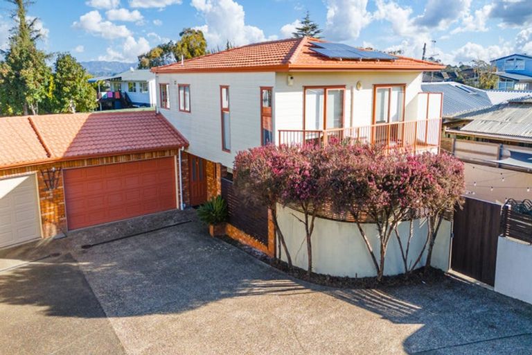 Photo of property in 66d Waimumu Road, Massey, Auckland, 0614