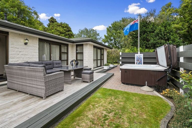 Photo of property in 27 Humphries Place, Awapuni, Palmerston North, 4412