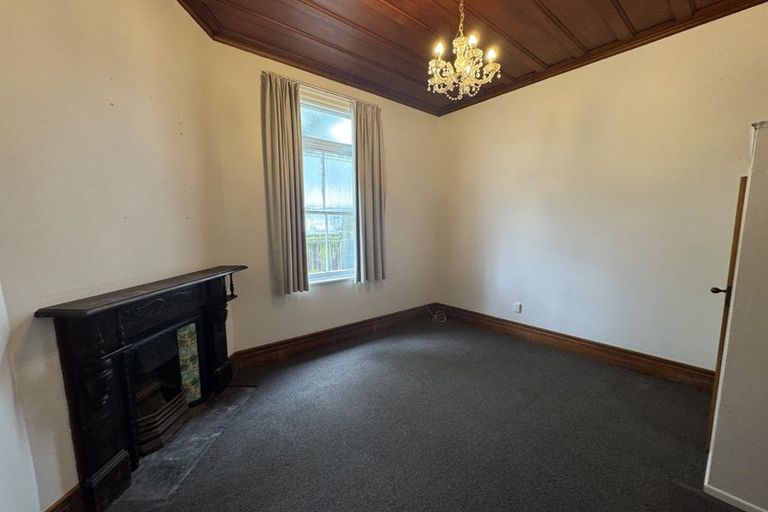 Photo of property in 37 Te Wharepouri Street, Berhampore, Wellington, 6023