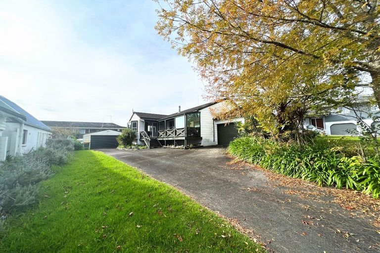 Photo of property in 13 Sikkim Crescent, Clover Park, Auckland, 2019