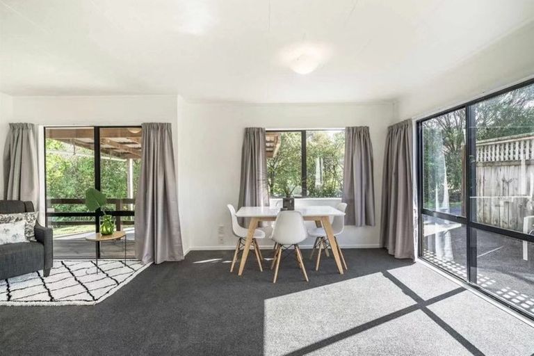 Photo of property in 99 West Harbour Drive, West Harbour, Auckland, 0618