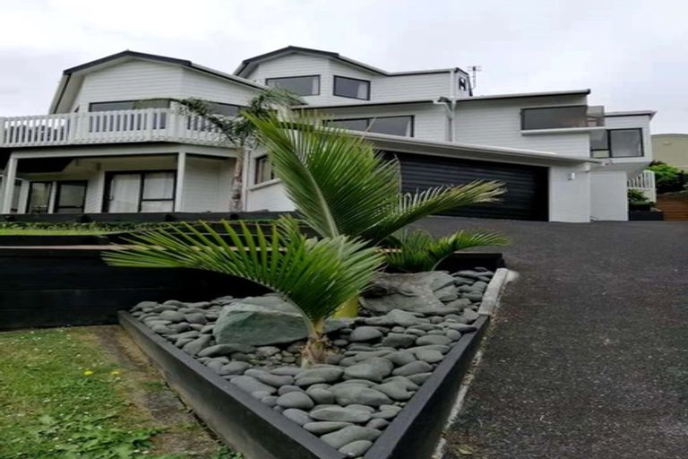 Photo of property in 53 Chelsea View Drive, Chatswood, Auckland, 0626