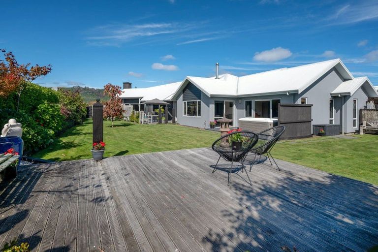 Photo of property in 60 Montgomery Crescent, Kinloch, Taupo, 3377