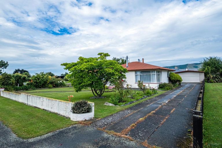 Photo of property in 1 Regent Street, Waimate, 7924