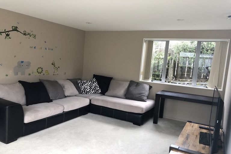 Photo of property in 14a Bracken Road, Newlands, Wellington, 6037