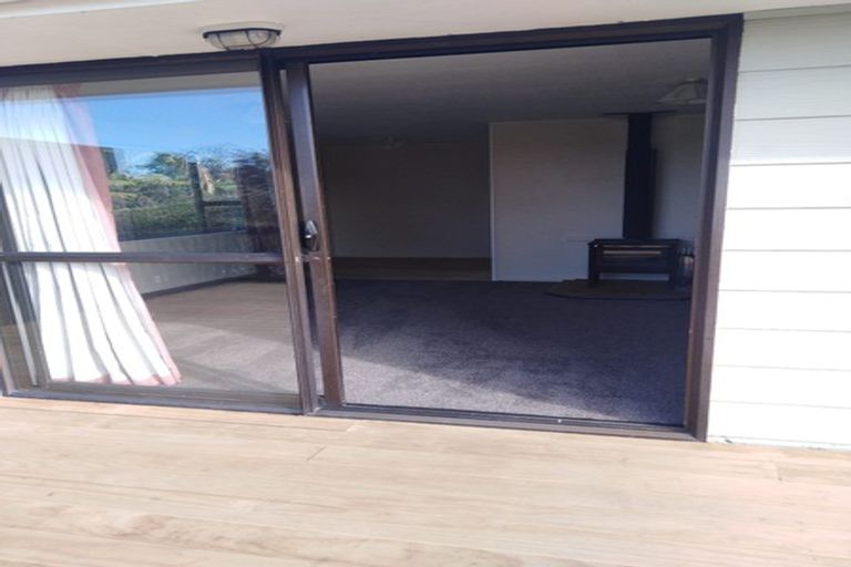 Photo of property in 11 Arde Place, Massey, Auckland, 0614