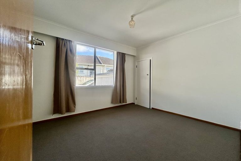 Photo of property in 41 Parrs Cross Road, Henderson, Auckland, 0612