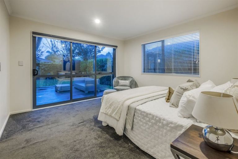 Photo of property in 106b Simpson Road, Henderson Valley, Auckland, 0614