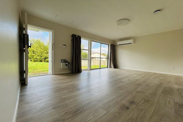 Photo of property in 1/8a Alma Street, Te Atatu South, Auckland, 0610