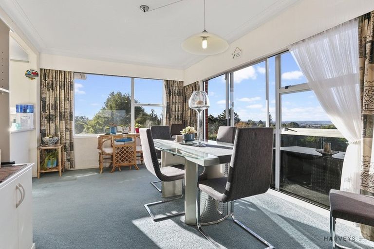 Photo of property in 6 Fairmount Road, Titirangi, Auckland, 0604