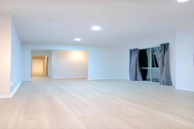 Photo of property in 14 Ruze Vida Drive, Massey, Auckland, 0614