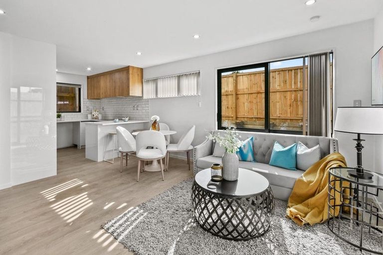 Photo of property in 164a Mahia Road, Wattle Downs, Auckland, 2103