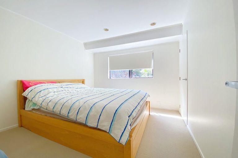 Photo of property in 4/6 Honeysuckle Lane, Mairangi Bay, Auckland, 0630