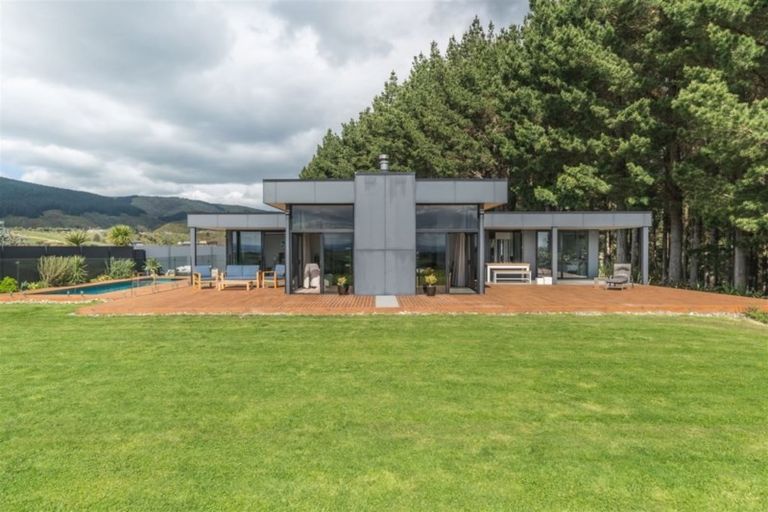 Photo of property in 69 County Heights Drive, Aokautere, Palmerston North, 4471